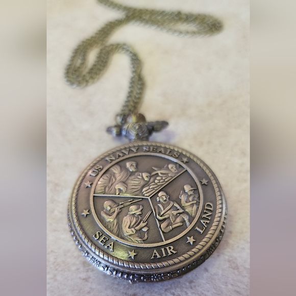 New Navy Seals quartz pocket watch - Picture 2 of 8